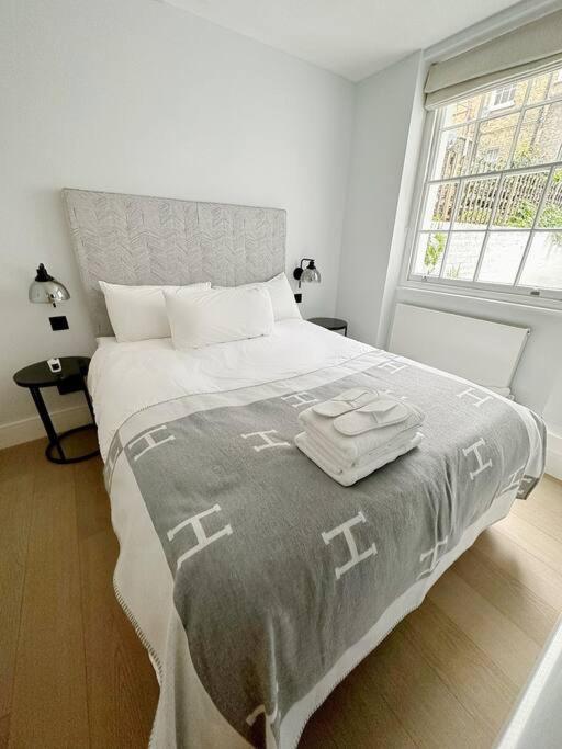Londwell, Luxe And Leaves, Chelsea Flat With Private Garden Apartment ลอนดอน ภายนอก รูปภาพ