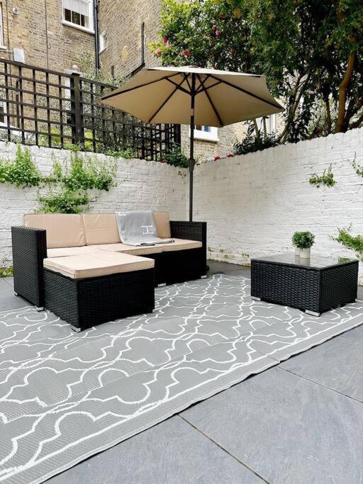 Londwell, Luxe And Leaves, Chelsea Flat With Private Garden Apartment ลอนดอน ภายนอก รูปภาพ